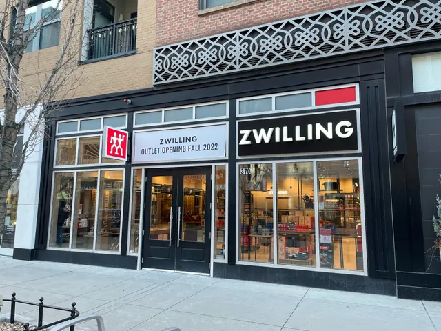 Zwilling Factory Outlet - Assembly Row