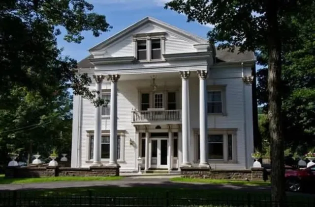 The Colonial B&B at Stamford NY