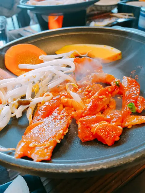 YUFUIN DEN 田本館