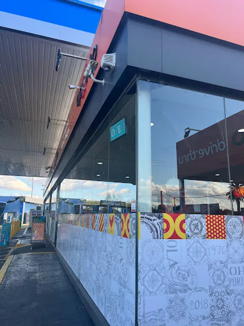 Oporto Claredon Drive Thru