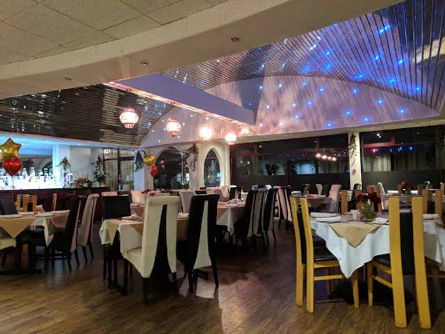 Basil Spice Indian Restaurant, Bar