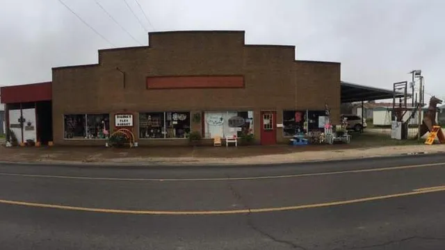 Dianna's Flea Market