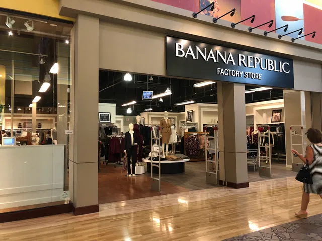 Banana Republic Factory Store
