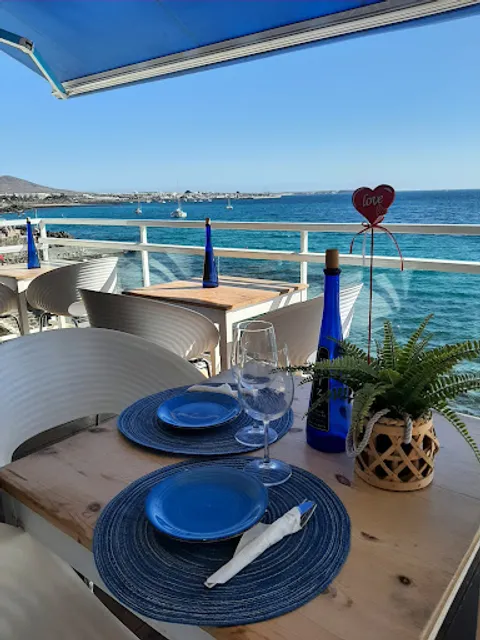 Altamarea Coffee & Wine bar