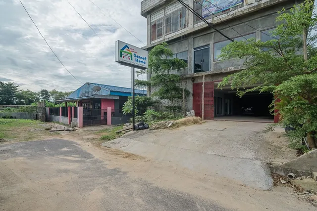 RedDoorz near Taman Murjani