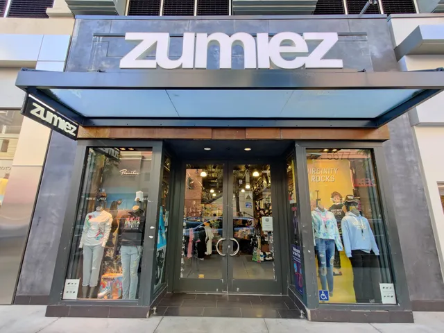 Zumiez