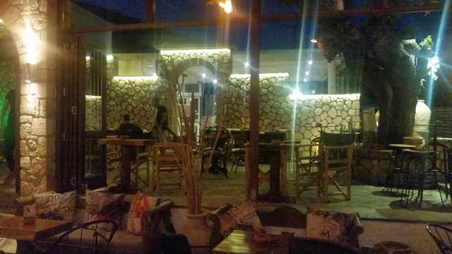 TANN POOL BAR RESTAURANT