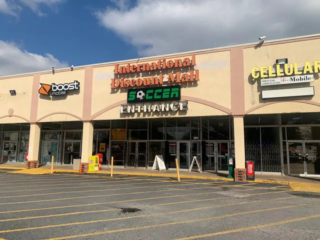 INTERNATIONAL DISCOUNT FLEA MARKET