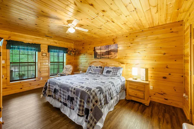 4 Seasons Rental Cabin