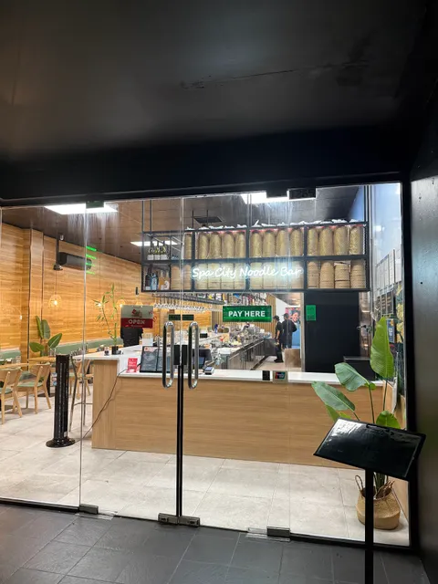 Spa City Noodle Bar | 温泉城川味小面