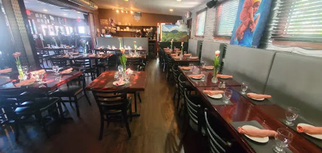 10 Rocks Tapas Bar & Restaurant