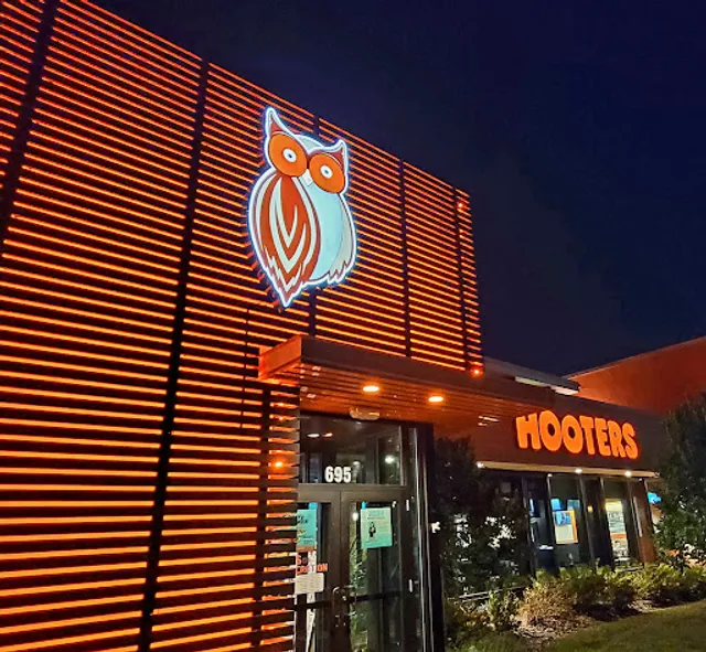 Hooters