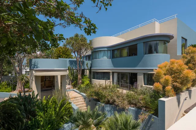 No5 Boutique Art Hotel by Mantis