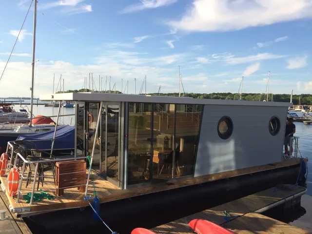 Houseboat Porta Mare I