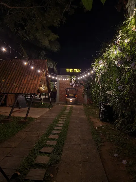 Tuk Tuk Hostel Negombo