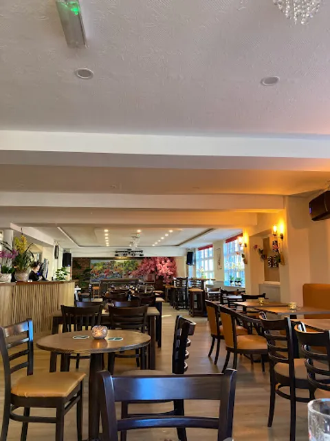 Pho Tuong Restaurant - Queens Head Bar