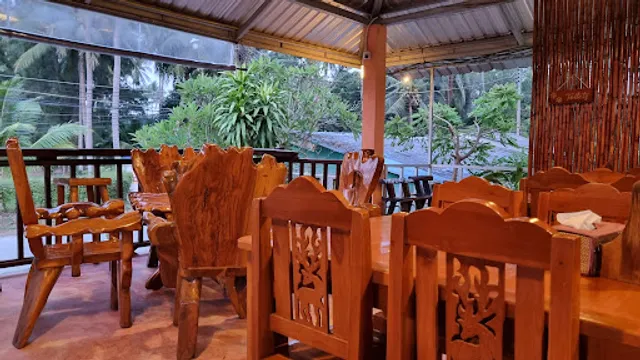 Pole Pole Restaurant