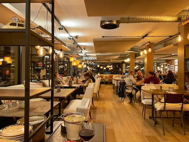 Twin Peaks Restaurant