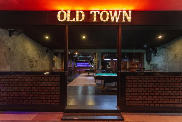 Old Town pool bar