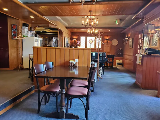 白耳蟻館（ベルギーカン）