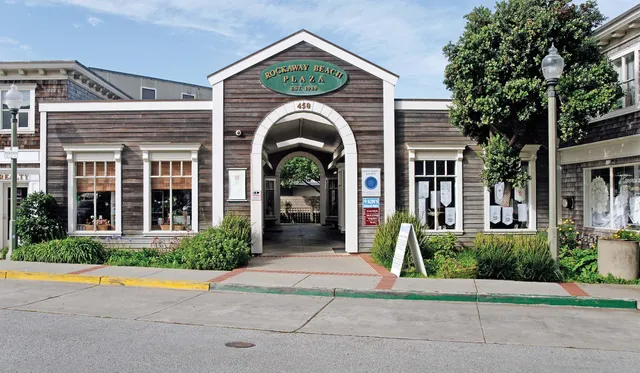 Pacifica Park Apartments