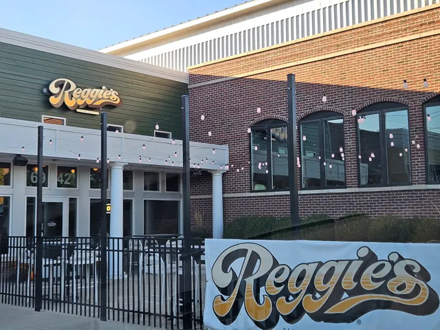 Reggie's Pizza Bistro