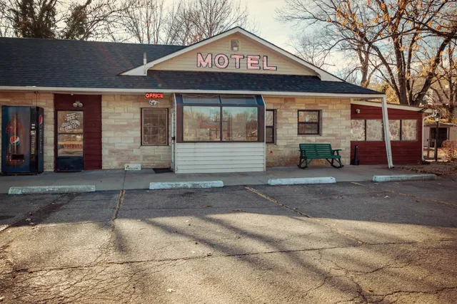 The Simmer Motel