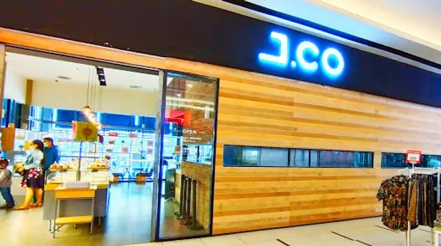 J. Co Donuts & Coffee Penggaron,