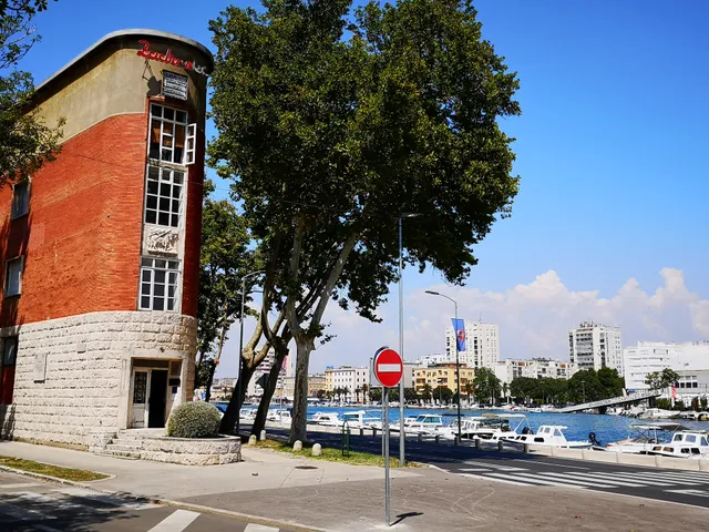 Scallop Regent Rooms