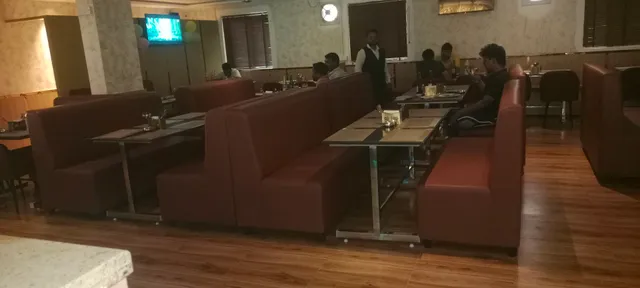 Bar House Restaurant & Bar