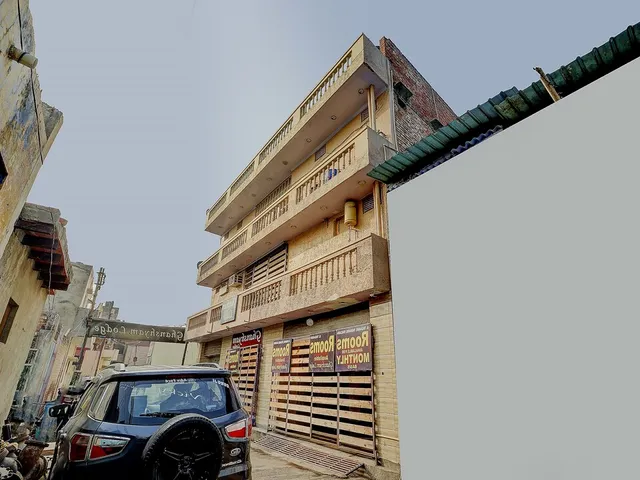 SPOT ON 78186 Ghanshyam Lodge