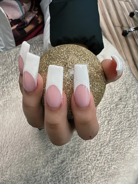 Hollywood Nails Salon, Richmond TX