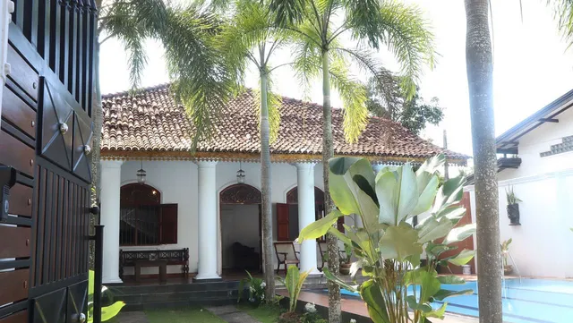 Sayakkara walawwa by FNF