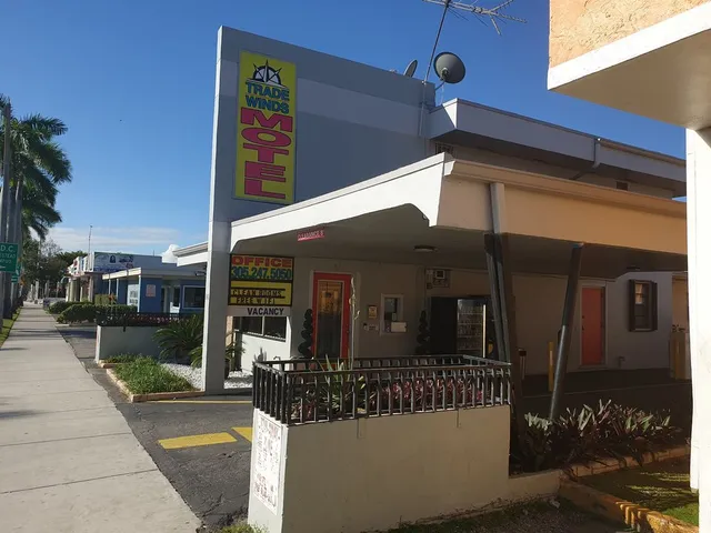 Tradewinds Motel
