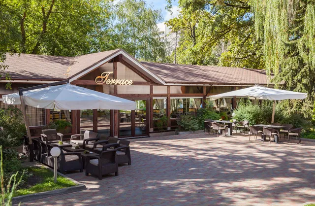 Конгрес-готель "Пуща"