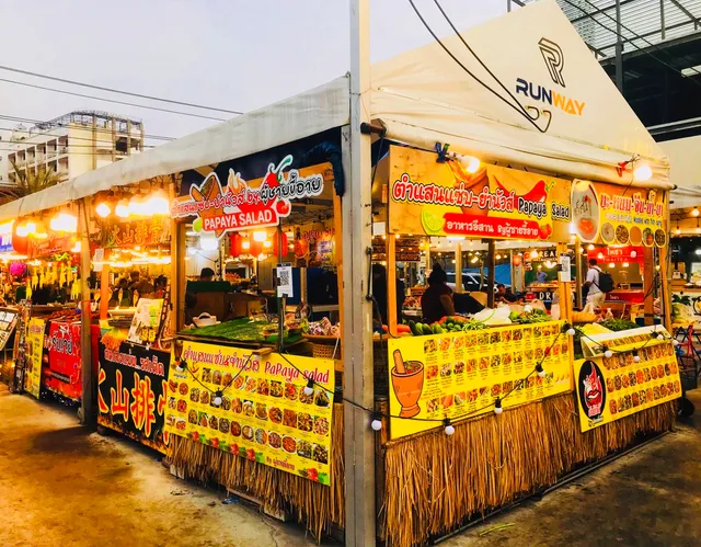 Runway market Pattaya - รันเวย์ มาร์เก็ต พัทยา