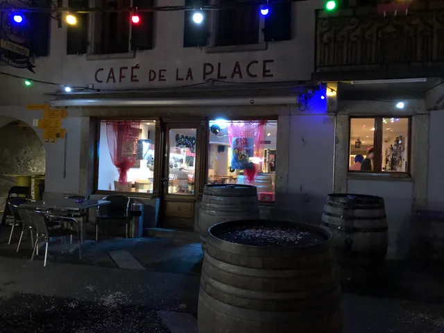 Chez Paulette Café de la Place