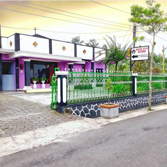 SPOT ON 2719 Homestay Rizqi Syariah