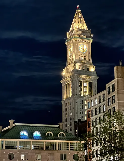 Custom House Tower by Marriott Vacation Club