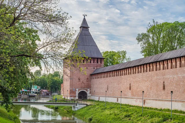 Bol'shaya Pryamougol'naya Bashnya Kopytenskaya