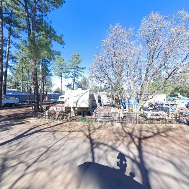 Shoreline Village Unit 4 with Loft 3 Bedroom Cabin