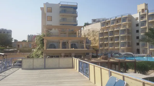 Isis Beach Bar & Restaurant