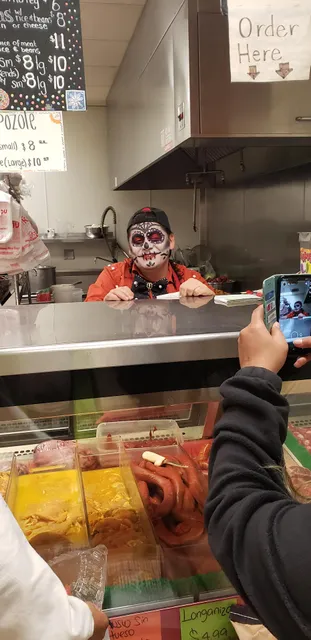 El Dos De Oro Produce Market