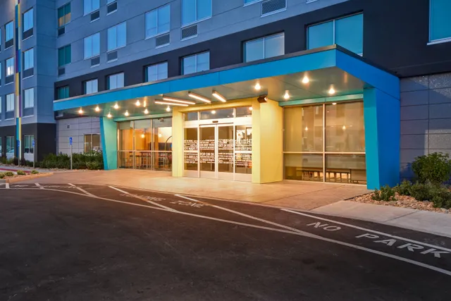 Tru by Hilton Salt Lake City Airport