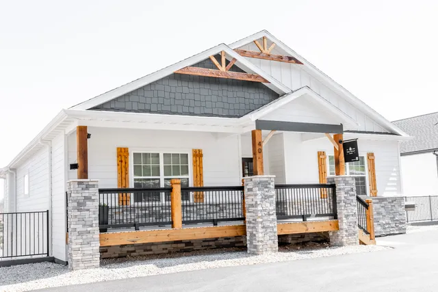 The Walt | 6 Bedroom, 6.5 Bath Vacation Rental at Table Rock Lake