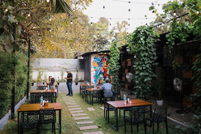 Puthina Restocafe (Casa Blanca)