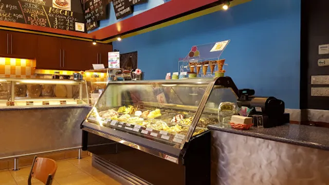 Maui Gelato and Waffles