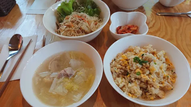 Blue Moon café & market