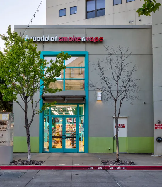 World of Smoke & Vape - Fort Worth 7th St.