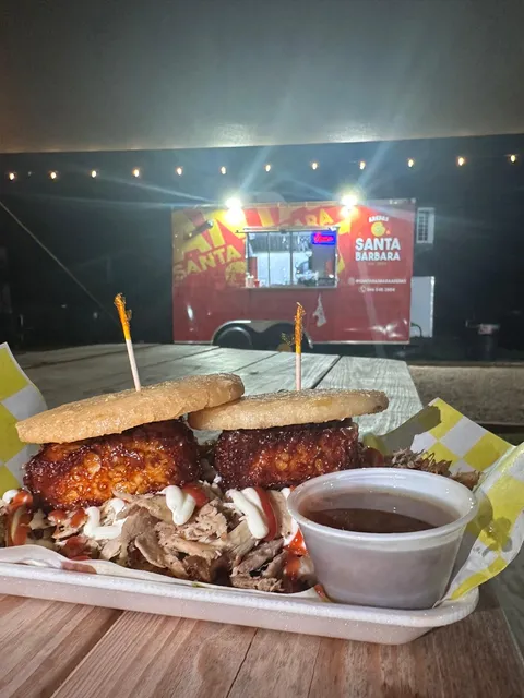 EL PARQUE FOOD TRUCK PARK